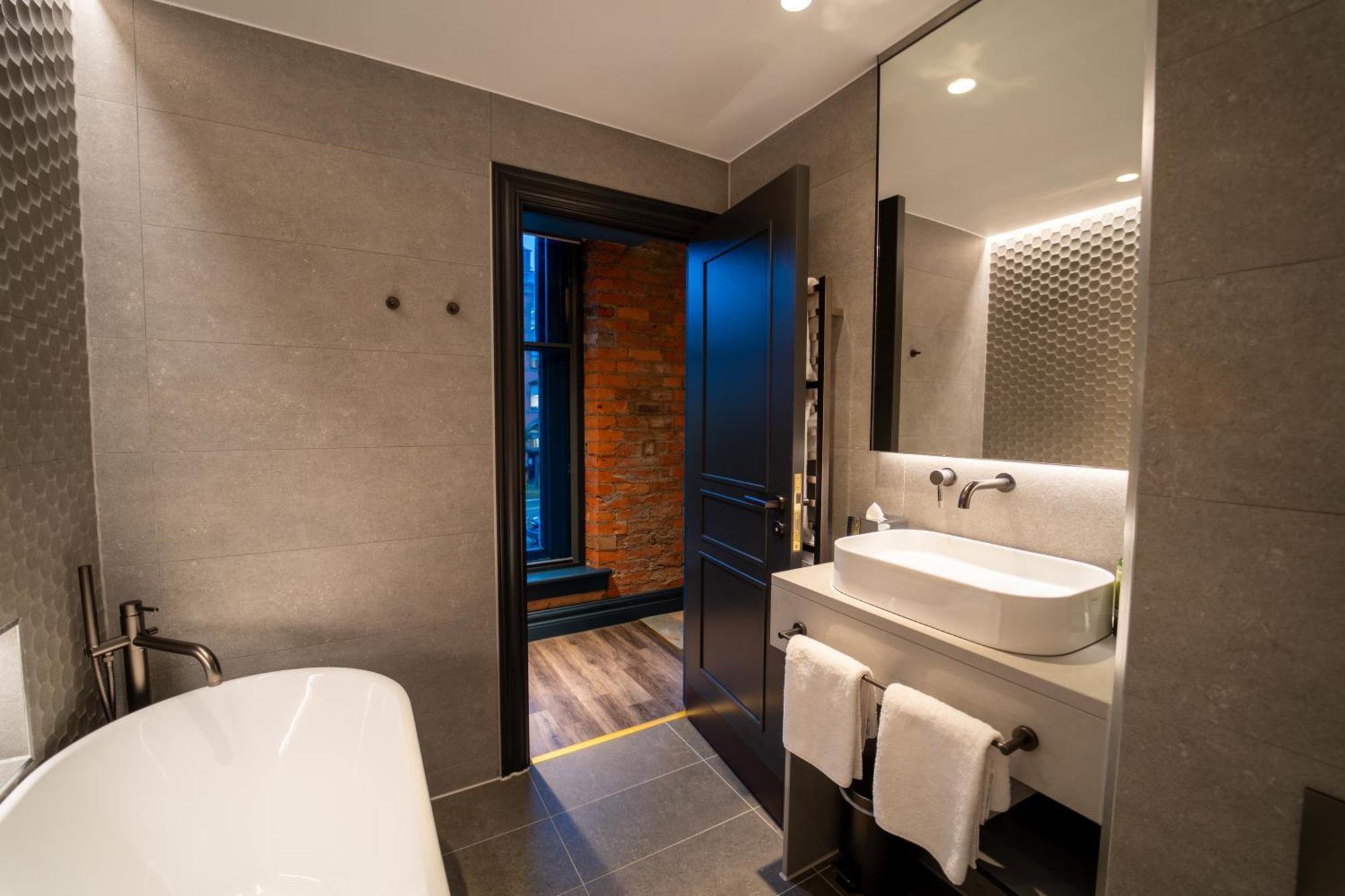 Forty Seven Manchester, Worldhotels Crafted 4*